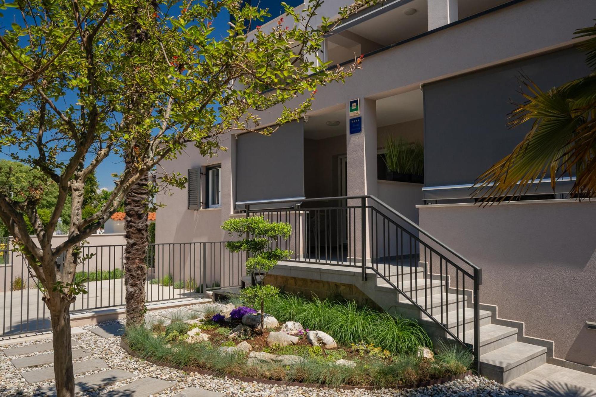 Maneo Lux Apartment *
